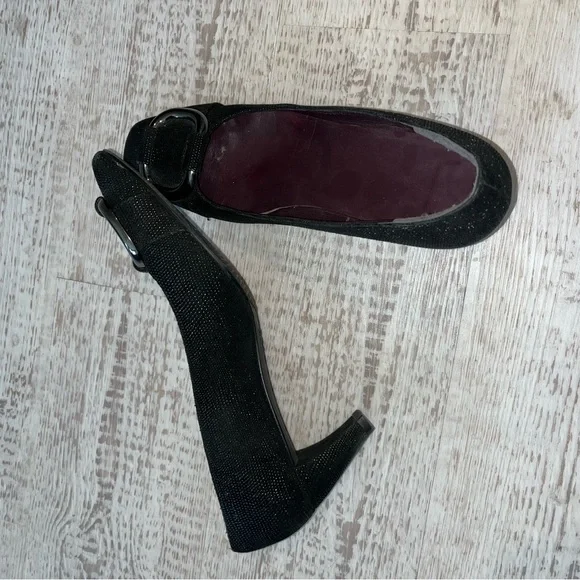 Stuart Weitzman Black Textured Heels with Buckle Design Size 8.5 - Picture 3 of 5
